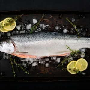 Salmón entero con cabeza 9-10kg